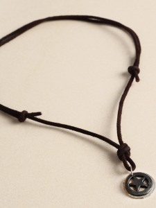 collier chaine en cuir