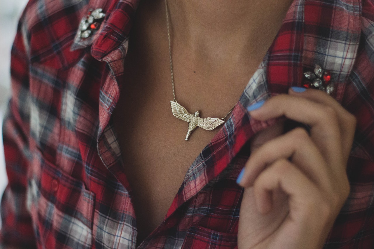 Choisir ses bijoux en fonction de sa tenue